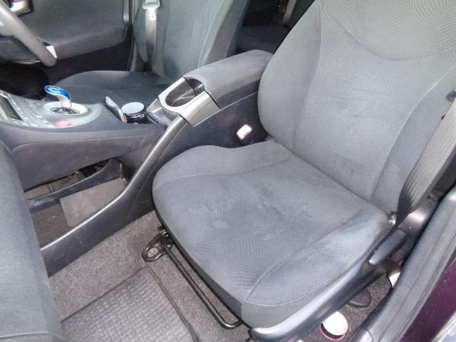 プリウス Ｓ　検Ｒ８／３　ＨＶバッテリー交換済　ＣＤ　ＤＶＤ　ＥＴＣ　１セグＴＶ　キーレス　スマートキー　電格ミラー　ＳＤナビ（ＮＳＺＴ－Ｗ６１Ｇ）　バックカメラ　ＬＥＤライト　フォグ　ＢＴオーディオ（35枚目）