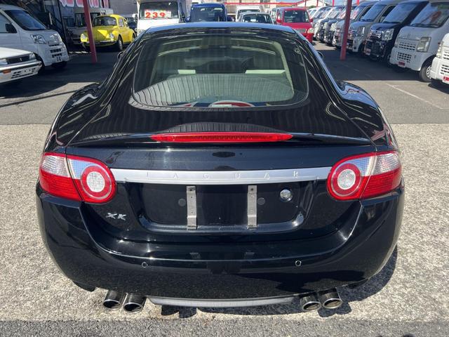 ＸＫ ＸＫＲ　クーペ・スーパーチャージャー・４２００ｃｃ・オートマチック車・メーカーナビ・本革シート・パワーシート・シートヒーター・ステアリングヒーター（6枚目）