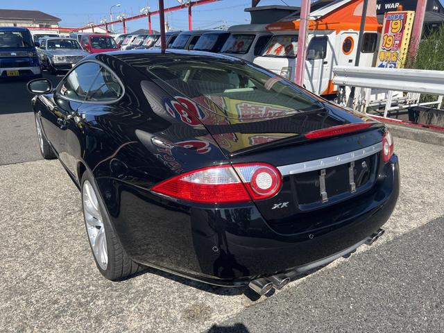ＸＫ ＸＫＲ　クーペ・スーパーチャージャー・４２００ｃｃ・オートマチック車・メーカーナビ・本革シート・パワーシート・シートヒーター・ステアリングヒーター（7枚目）