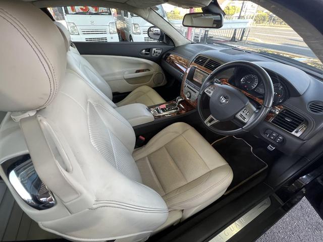 ＸＫ ＸＫＲ　クーペ・スーパーチャージャー・４２００ｃｃ・オートマチック車・メーカーナビ・本革シート・パワーシート・シートヒーター・ステアリングヒーター（11枚目）
