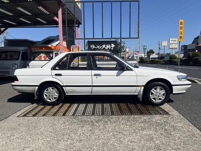 ブルーバード １８００ＸＥサルーン　１．８ＸＥサルーンＦ３０周年記念車・ワンオーナー車・純正５速マニュアル・修復歴無し・エアコン・パワステ・パワーウィンドウ・車速感応集中ドアロック（4枚目）