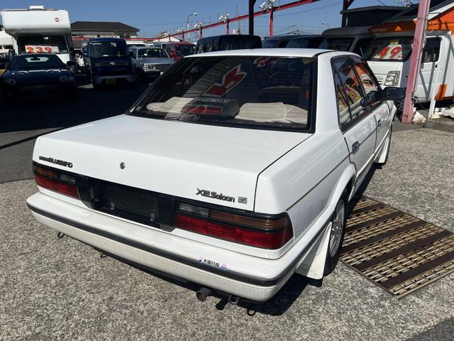 ブルーバード １８００ＸＥサルーン　１．８ＸＥサルーンＦ３０周年記念車・ワンオーナー車・純正５速マニュアル・修復歴無し・エアコン・パワステ・パワーウィンドウ・車速感応集中ドアロック（5枚目）