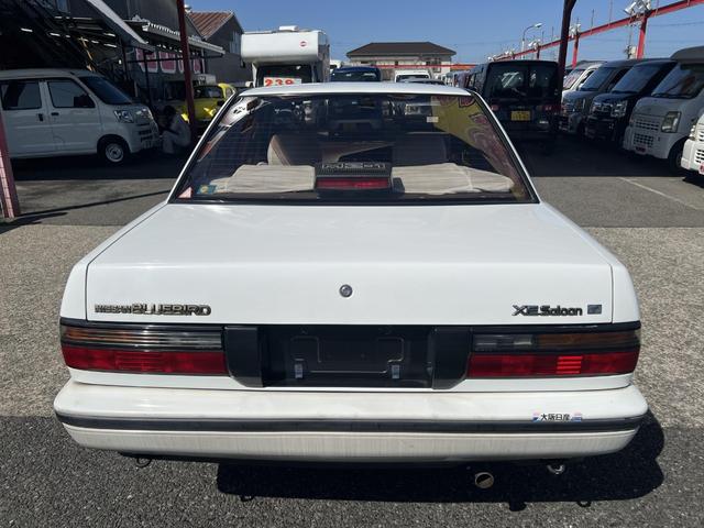 ブルーバード １８００ＸＥサルーン　１．８ＸＥサルーンＦ３０周年記念車・ワンオーナー車・純正５速マニュアル・修復歴無し・エアコン・パワステ・パワーウィンドウ・車速感応集中ドアロック（6枚目）