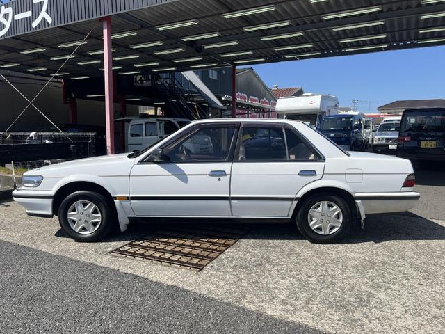ブルーバード １８００ＸＥサルーン　１．８ＸＥサルーンＦ３０周年記念車・ワンオーナー車・純正５速マニュアル・修復歴無し・エアコン・パワステ・パワーウィンドウ・車速感応集中ドアロック（8枚目）