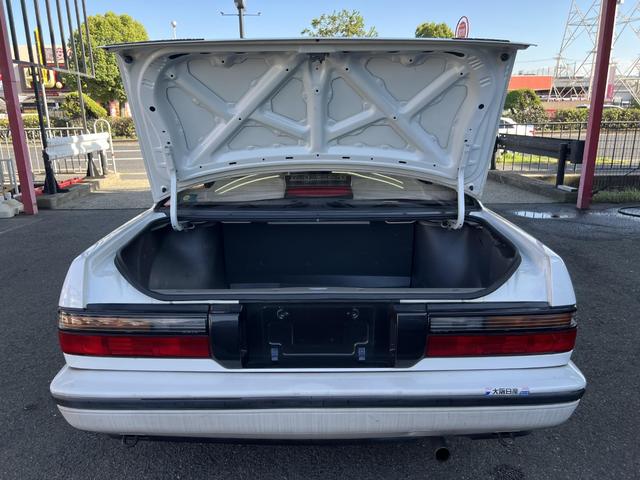 ブルーバード １８００ＸＥサルーン　１．８ＸＥサルーンＦ３０周年記念車・ワンオーナー車・純正５速マニュアル・修復歴無し・エアコン・パワステ・パワーウィンドウ・車速感応集中ドアロック（14枚目）