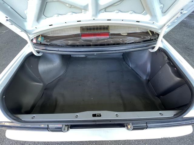 ブルーバード １８００ＸＥサルーン　１．８ＸＥサルーンＦ３０周年記念車・ワンオーナー車・純正５速マニュアル・修復歴無し・エアコン・パワステ・パワーウィンドウ・車速感応集中ドアロック（15枚目）