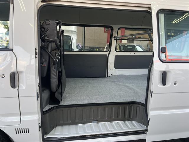 MAZDA BRAWNY VAN LONG DX