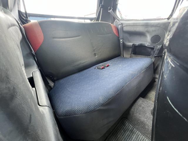 アルトワークス ｉｅ　５速マニュアル・エアコン・パワステ・パワーウィンドウ・社外ステアリング・社外フルバケットシート・社外マフラー・オーディオレス（11枚目）