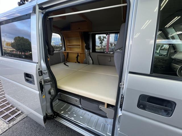 エブリイ PC 車検令和9年1月・ちょいcam豊・4WD・オートマチック車・ハイルーフ・ルーフラック・サイドオーニング・ベッドマット・キャビネット(11枚目)
