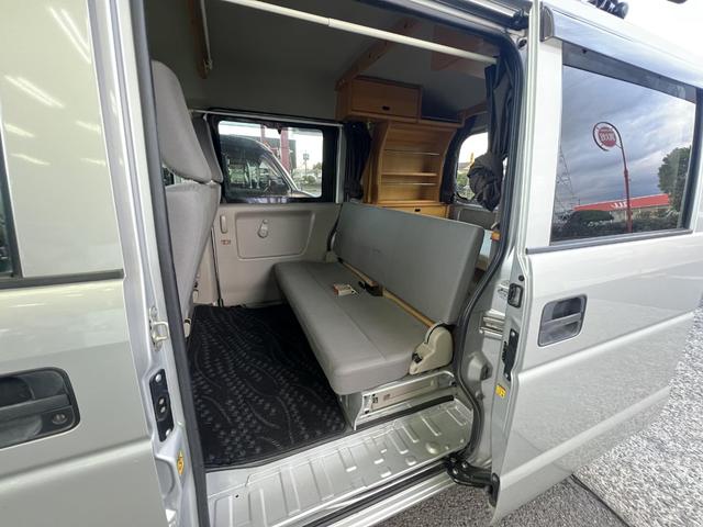 エブリイ PC 車検令和9年1月・ちょいcam豊・4WD・オートマチック車・ハイルーフ・ルーフラック・サイドオーニング・ベッドマット・キャビネット(14枚目)