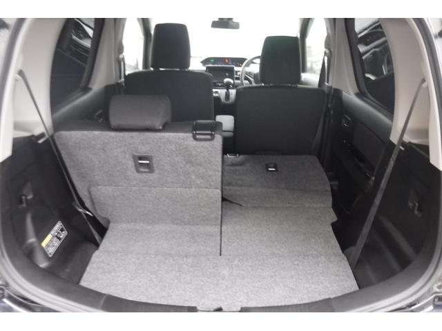 便利な分割式リヤシートです。