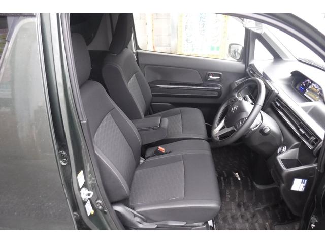 座り心地の良いフロントシートです。