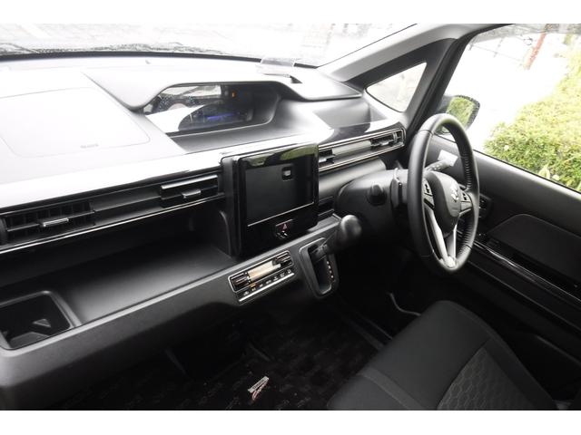 見やすく使い勝手の良いコックピットです。