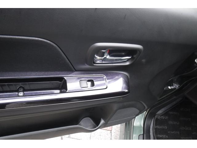 助手席パワーウインドウスイッチです。