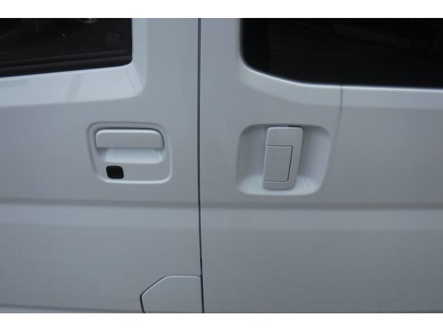 ハイゼットカーゴ クルーズターボ スマートアシスト 純正ナビ TV スマートキープッシュスタート 電動格納ドアミラー 届け出済未使用車 LED荷室灯 ホイルカバー パワーウインドウ プライバシーガラス アイドルストップ(6枚目)