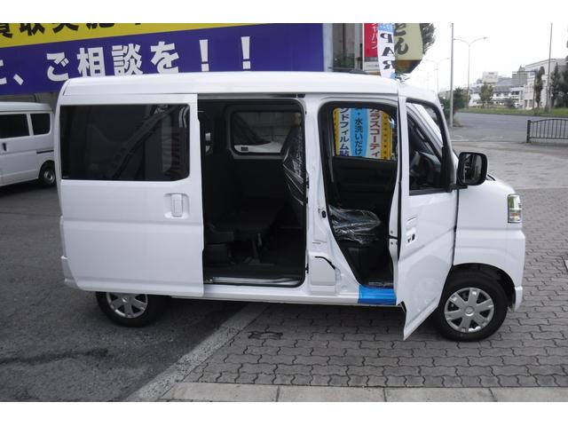 ハイゼットカーゴ クルーズターボ スマートアシスト 純正ナビ TV スマートキープッシュスタート 電動格納ドアミラー 届け出済未使用車 LED荷室灯 ホイルカバー パワーウインドウ プライバシーガラス アイドルストップ(17枚目)