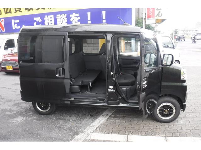 ハイゼットカーゴ クルーズターボ　スマートアシスト　ディスプレイオーディオ　バックカメラ　スマートキープッシュスタート　電動格納ドアミラー　インタークーラーターボ　社外１２インチアルミホイル　デジタルインナーミラー　ＬＥＤライト（17枚目）