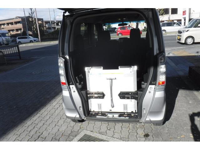 Ｎ－ＢＯＸ＋ Ｇ・Ｌパッケージ　車いす仕様車　福祉車両　ワンオーナー　左側パワースライドドア　純正ナビＴＶ　バックカメラ　ＥＴＣ　スマートキープッシュスタート　電動格納ドアミラー　リヤシート付４人乗り　電動ウインチ　リモコン付（7枚目）