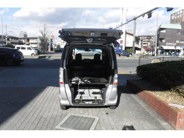 Ｎ－ＢＯＸ＋ Ｇ・Ｌパッケージ　車いす仕様車　福祉車両　ワンオーナー　左側パワースライドドア　純正ナビＴＶ　バックカメラ　ＥＴＣ　スマートキープッシュスタート　電動格納ドアミラー　リヤシート付４人乗り　電動ウインチ　リモコン付（8枚目）