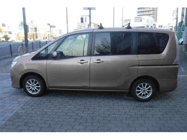 セレナ 20X S-ハイブリッドアドバンスドセーフティパック ワンオーナー スマートキープッシュスタート アラウンドビューモニター クルーズコントロール エマージェンシーブレーキ 左側パワースライドドア アルミホイル スタッドレスタイヤ(7枚目)