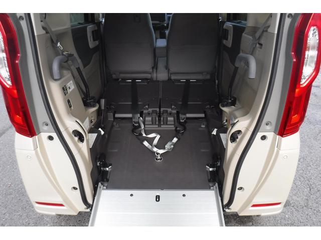 Ｎ－ＢＯＸ Ｇ・スロープＬターボホンダセンシング　両側パワースライドドア　純正ナビ　ＴＶ　バックカメラ　ビルトインＥＴＣ　シートヒーター　スマートキープッシュスタート　パドルシフト　電動格納ドアミラー（6枚目）