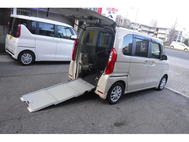 Ｎ－ＢＯＸ Ｇ・スロープＬターボホンダセンシング　両側パワースライドドア　純正ナビ　ＴＶ　バックカメラ　ビルトインＥＴＣ　シートヒーター　スマートキープッシュスタート　パドルシフト　電動格納ドアミラー（13枚目）