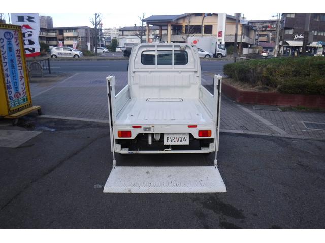 キャリイトラック 垂直式ゲートリフター ワンオーナー 5速ミッション エアコン パワステ エアバック ABS(6枚目)