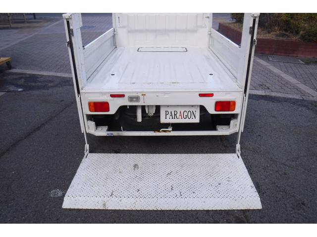 キャリイトラック 垂直式ゲートリフター ワンオーナー 5速ミッション エアコン パワステ エアバック ABS(7枚目)