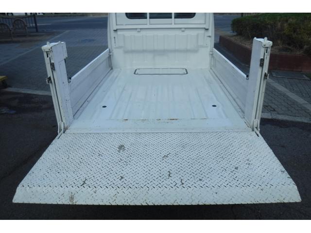 キャリイトラック 垂直式ゲートリフター ワンオーナー 5速ミッション エアコン パワステ エアバック ABS(9枚目)