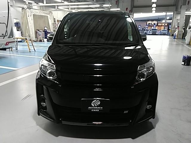 ノア Si GRスポーツ キーレス フルセグ ナビ&TV 18アルミホイール 乗車定員7人 エアバッグ オートマ フル装備 HIDヘッドライト ETC バックカメラ スマートキー(4枚目)