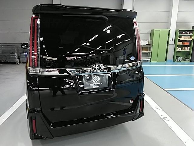 ノア Si GRスポーツ キーレス フルセグ ナビ&TV 18アルミホイール 乗車定員7人 エアバッグ オートマ フル装備 HIDヘッドライト ETC バックカメラ スマートキー(5枚目)