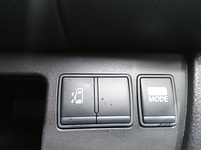 セレナ ハイウェイスター S-ハイブリッド ワンオーナー キーレス フルセグ ナビ&TV 乗車定員8人 アイドリングストップ エアバッグ オートマ フル装備 HIDヘッドライト ETC バックカメラ スマートキー 横滑り防止機能(10枚目)