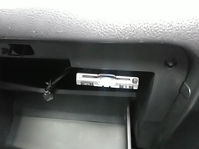 セレナ ハイウェイスター S-ハイブリッド ワンオーナー キーレス フルセグ ナビ&TV 乗車定員8人 アイドリングストップ エアバッグ オートマ フル装備 HIDヘッドライト ETC バックカメラ スマートキー 横滑り防止機能(13枚目)