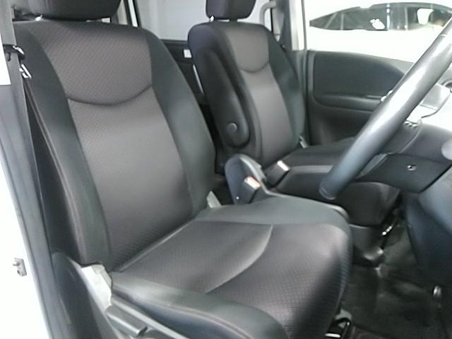 セレナ ハイウェイスター S-ハイブリッド ワンオーナー キーレス フルセグ ナビ&TV 乗車定員8人 アイドリングストップ エアバッグ オートマ フル装備 HIDヘッドライト ETC バックカメラ スマートキー 横滑り防止機能(14枚目)