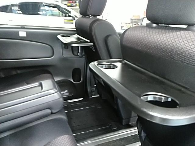 セレナ ハイウェイスター S-ハイブリッド ワンオーナー キーレス フルセグ ナビ&TV 乗車定員8人 アイドリングストップ エアバッグ オートマ フル装備 HIDヘッドライト ETC バックカメラ スマートキー 横滑り防止機能(18枚目)