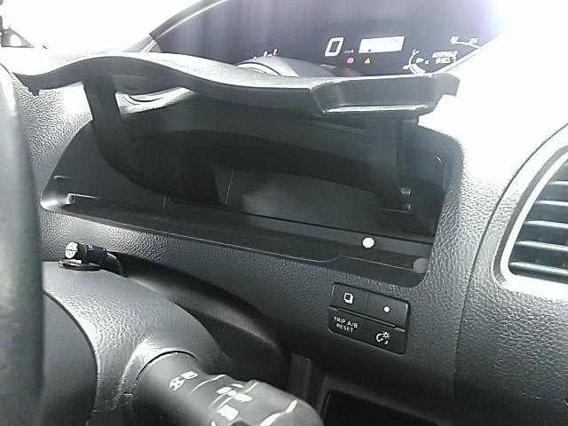 セレナ ハイウェイスター S-ハイブリッド ワンオーナー キーレス フルセグ ナビ&TV 乗車定員8人 アイドリングストップ エアバッグ オートマ フル装備 HIDヘッドライト ETC バックカメラ スマートキー 横滑り防止機能(26枚目)