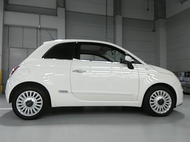 ５００ ９００　２ＷＤ　サンルーフ　革シート　キーレス　１５アルミホイール　エアバッグ　フル装備　ＨＩＤヘッドライト　ＥＴＣ（19枚目）