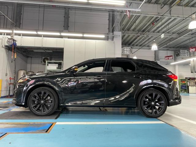 ＲＸ ＲＸ５００ｈ　Ｆスポーツパフォーマンス　ワンオーナー　サンルーフ　革シート　キーレス　フルセグ　ナビ＆ＴＶ　エアバッグ　オートマ　フル装備　ＥＴＣ　バックカメラ　スマートキー（10枚目）