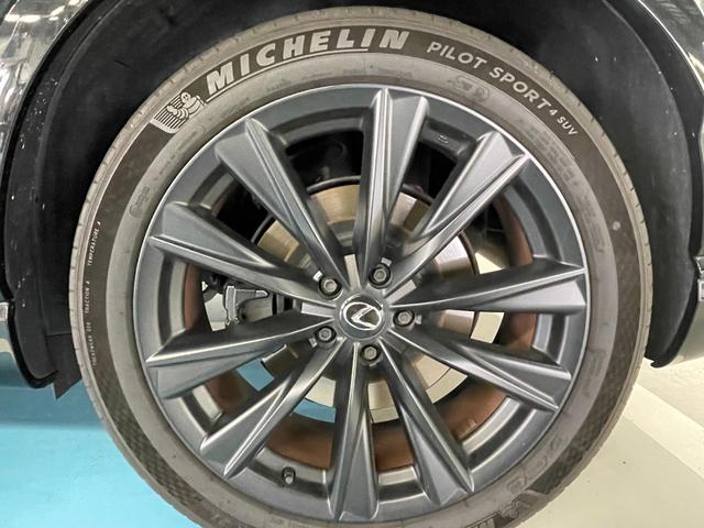 ＲＸ ＲＸ５００ｈ　Ｆスポーツパフォーマンス　ワンオーナー　サンルーフ　革シート　キーレス　フルセグ　ナビ＆ＴＶ　エアバッグ　オートマ　フル装備　ＥＴＣ　バックカメラ　スマートキー（35枚目）