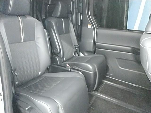 ノア ハイブリッドS-Z ワンオーナー キーレス フルセグ ナビ&TV 17アルミホイール 乗車定員7人 エアバッグ オートマ フル装備 ETC バックカメラ スマートキー(22枚目)