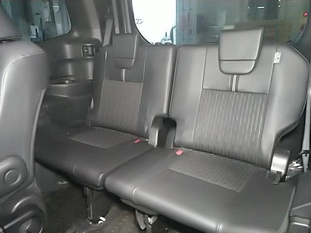 ノア ハイブリッドS-Z ワンオーナー キーレス フルセグ ナビ&TV 17アルミホイール 乗車定員7人 エアバッグ オートマ フル装備 ETC バックカメラ スマートキー(24枚目)