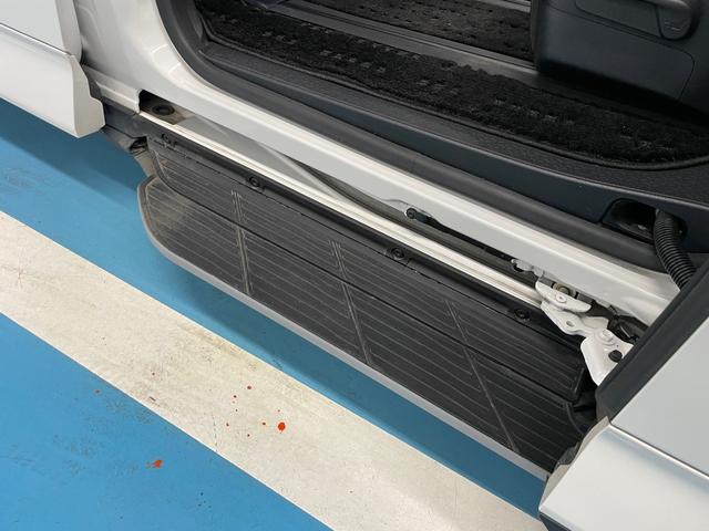 ノア ハイブリッドS-Z ワンオーナー キーレス フルセグ ナビ&TV 17アルミホイール 乗車定員7人 エアバッグ オートマ フル装備 ETC バックカメラ スマートキー(33枚目)