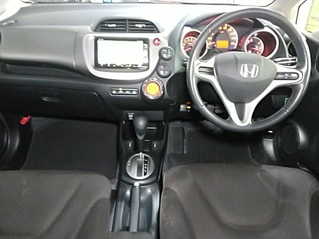 フィット Ｘ　キーレス　ワンセグ　ナビ＆ＴＶ　エアバッグ　オートマ　フル装備　ＥＴＣ　バックカメラ　スマートキー（2枚目）