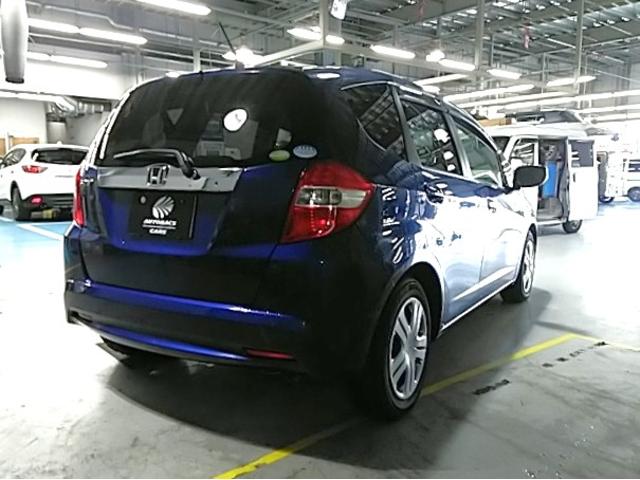 フィット Ｘ　キーレス　ワンセグ　ナビ＆ＴＶ　エアバッグ　オートマ　フル装備　ＥＴＣ　バックカメラ　スマートキー（3枚目）