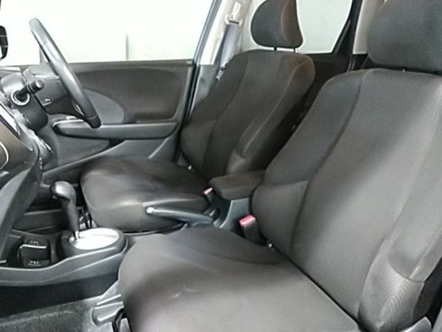 フィット Ｘ　キーレス　ワンセグ　ナビ＆ＴＶ　エアバッグ　オートマ　フル装備　ＥＴＣ　バックカメラ　スマートキー（19枚目）