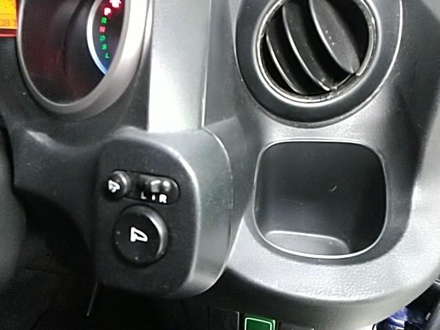 フィット Ｘ　キーレス　ワンセグ　ナビ＆ＴＶ　エアバッグ　オートマ　フル装備　ＥＴＣ　バックカメラ　スマートキー（28枚目）