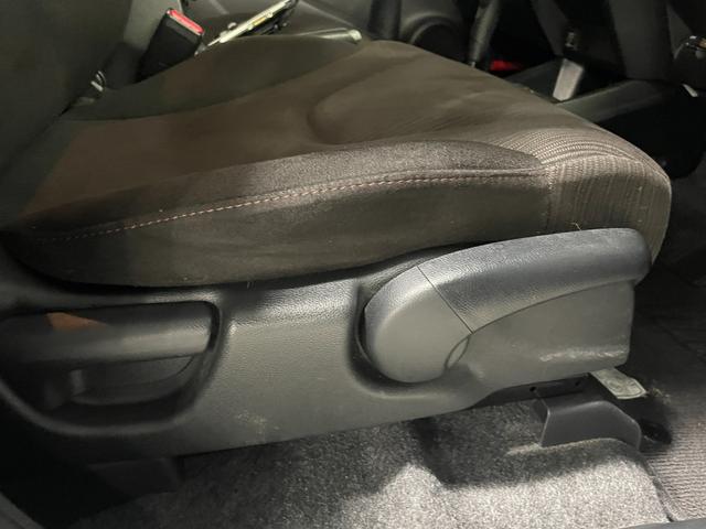 フィット Ｘ　キーレス　ワンセグ　ナビ＆ＴＶ　エアバッグ　オートマ　フル装備　ＥＴＣ　バックカメラ　スマートキー（33枚目）