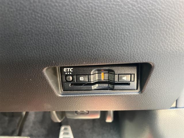 スイフトスポーツ ベースグレード　ワンオーナー　オートマ　セーフティサポート　ＬＥＤヘッドランプ　１７インチアルミホイール　キーレスプッシュスタート　８インチフルセグナビ　バックカメラ　運転席シートヒーター　ステンレス製ペダル（9枚目）