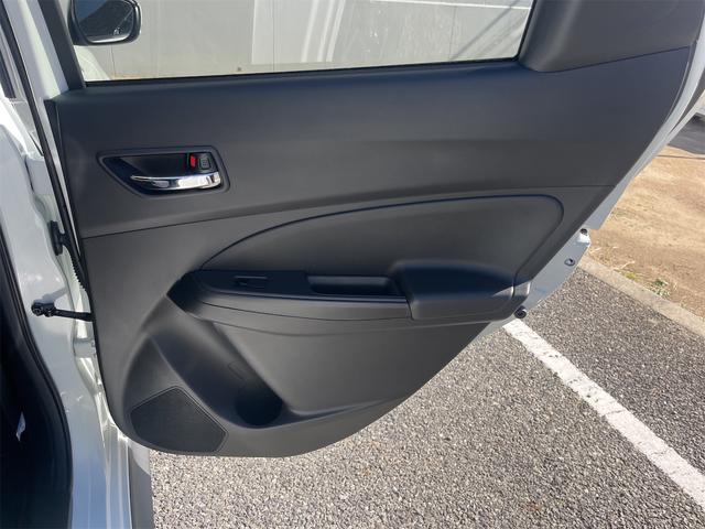 スイフトスポーツ ベースグレード　ワンオーナー　オートマ　セーフティサポート　ＬＥＤヘッドランプ　１７インチアルミホイール　キーレスプッシュスタート　８インチフルセグナビ　バックカメラ　運転席シートヒーター　ステンレス製ペダル（68枚目）