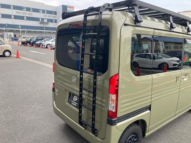 Ｎ－ＶＡＮ＋スタイル ファン・ターボ　ホンダセンシング　アダプティブクルーズコントロール　プッシュスタート　純正８インチナビ　フルセグＴＶ　バックカメラ　ベッドキット　ルーフラック　リアラダー　サイドオーニング　社外１２インチＡＷ　ＬＥＤ（13枚目）
